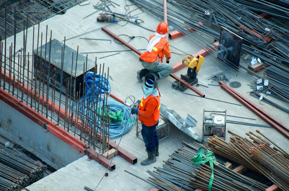 Bauarbeiter auf einer Baustelle